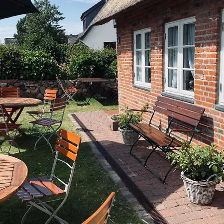 Ual Oeoemrang Wiartshues Hotel *