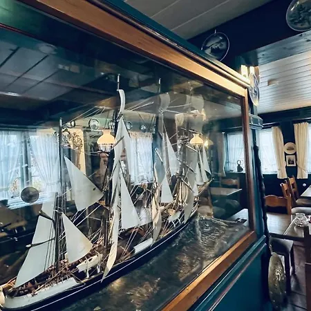 Hotel Ual Oeoemrang Wiartshues